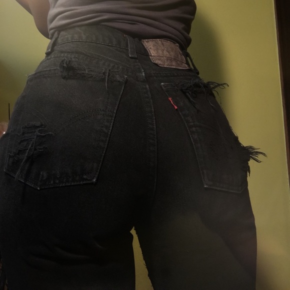 BLACK DISTRESSED LEVIS🦋🌈💞☂️ - Picture 5 of 5